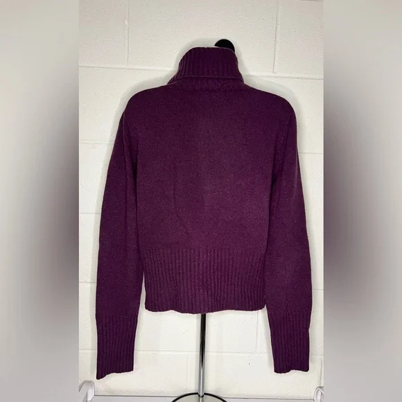 Vintage Max Mara Turtle Neck  70% virgin wool and 30% cashmere Small - Picture 4 of 11